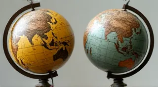 Recognizing Fake Antique Globes: Identifying Red Flags
